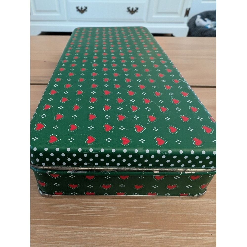 Dept 56 Tin w Lid, Christmas Green w Red‎ Hearts Vintage, Made In Hong Kong